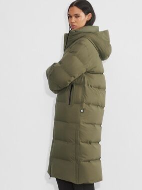 NWT! Aritzia Super Puff H2O Waterproof Army Green Size Medium